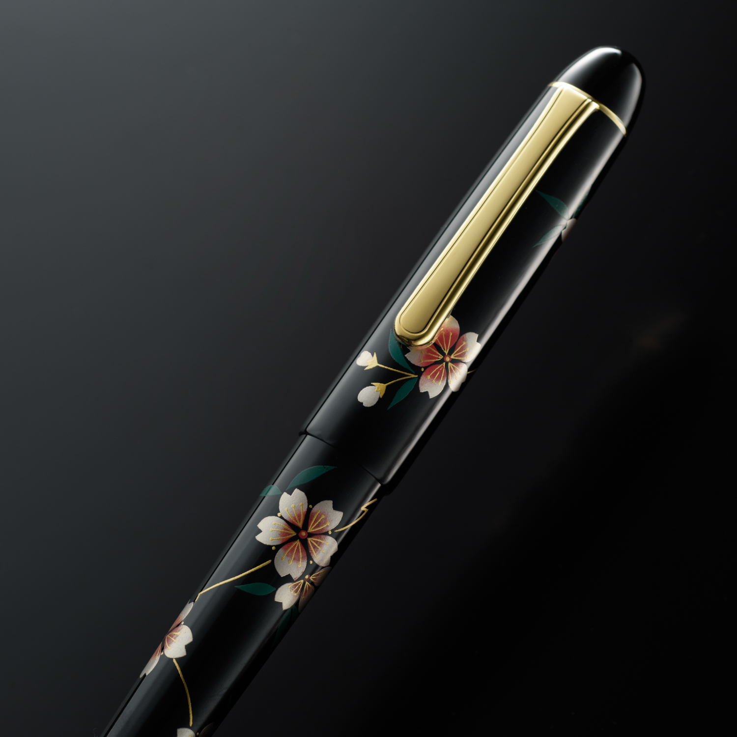 Platinum #3776 Century 'Kaga' Hira Maki-e Sakura