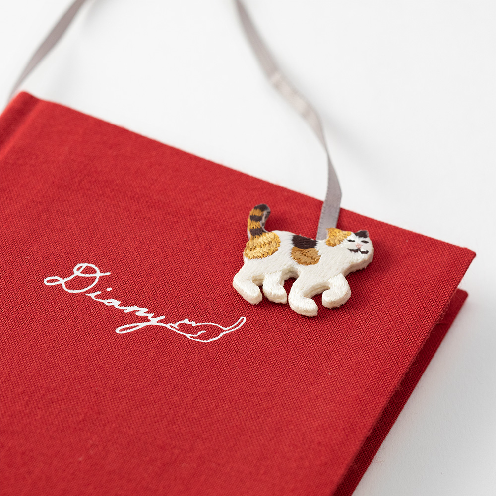 Midori Diary with Embroidery Bookmark Cat
